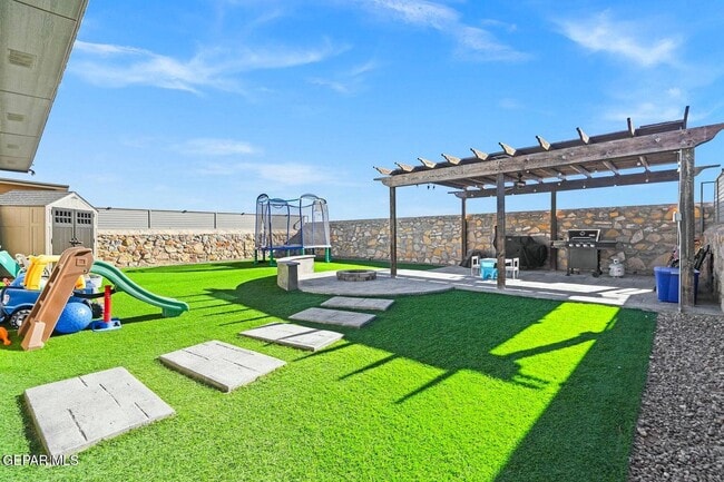 Building Photo - 13640 Matfen Ave