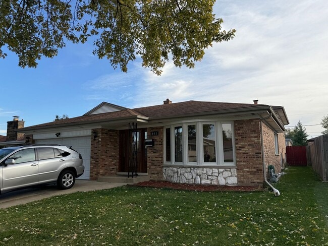 Building Photo - 3bed/2bath Home Fenced Yard Deck 2 Car Garage