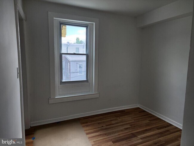 Building Photo - 517 N Elliger St
