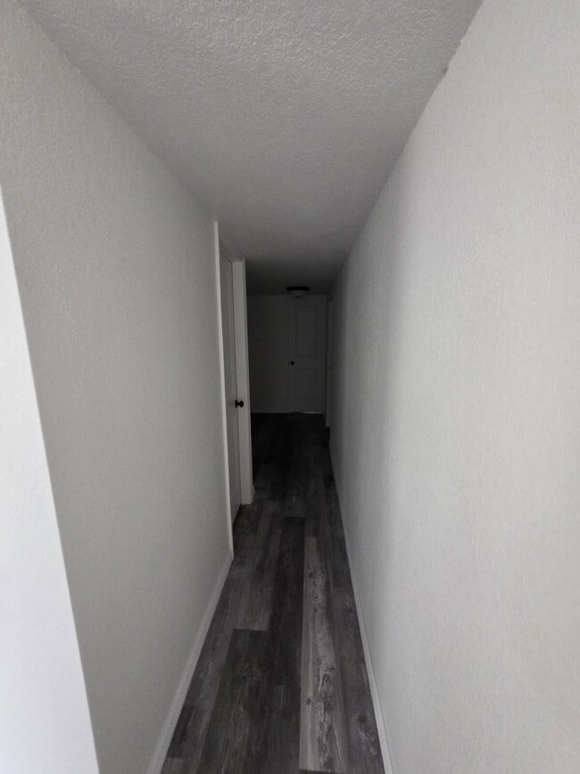 Building Photo - "Charming 2-Bedroom Gem in the Heart of Winter Haven – Your Cozy Retreat Awaits!"