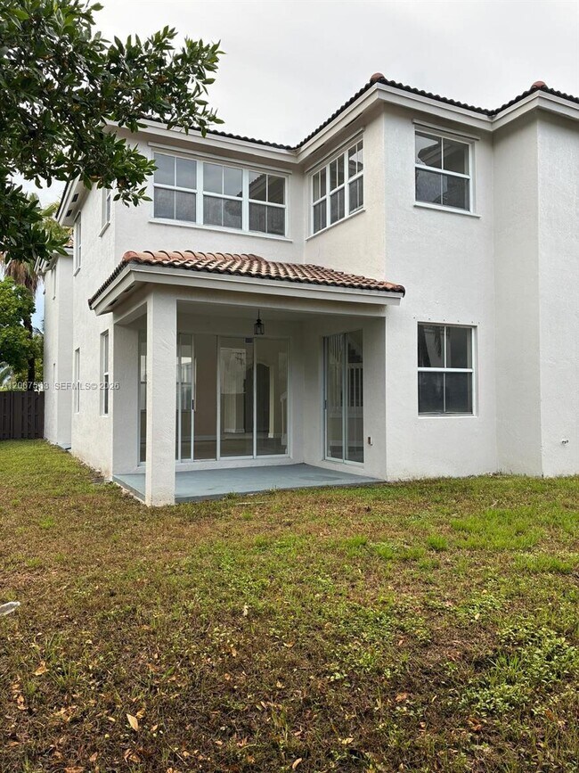 Building Photo - 8205 NW 116th Ave