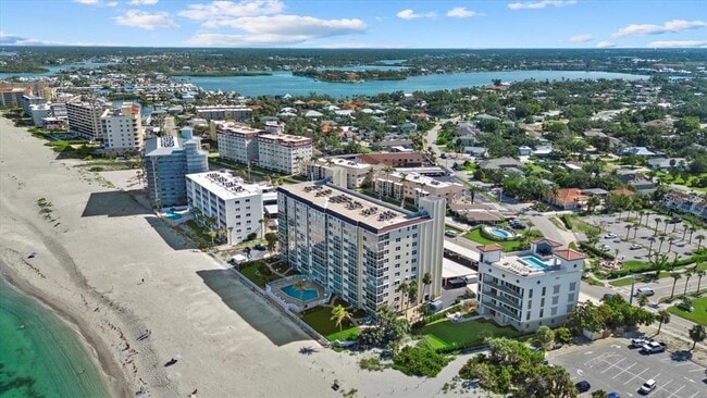 Building Photo - 255 The Esplanade N