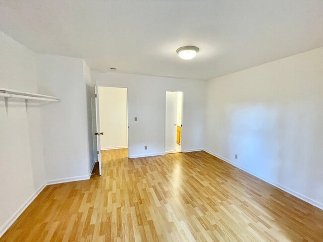 Building Photo - Spacious 3BR/2BA Potrero Hill Townhouse Ho...
