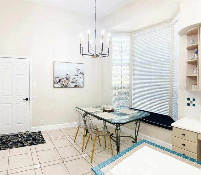 Building Photo - Rent a luxurious golf course lifestyle home in Sarasota, FL