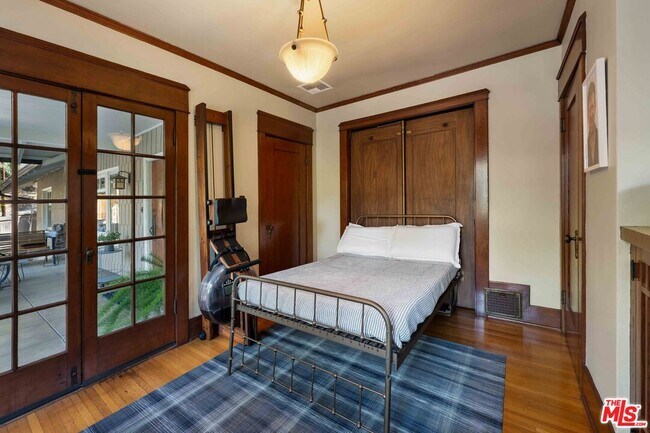 Building Photo - 8050 Jovenita Canyon Dr