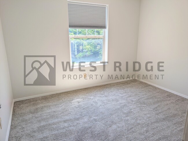 Building Photo - 519 SW 207th Ave