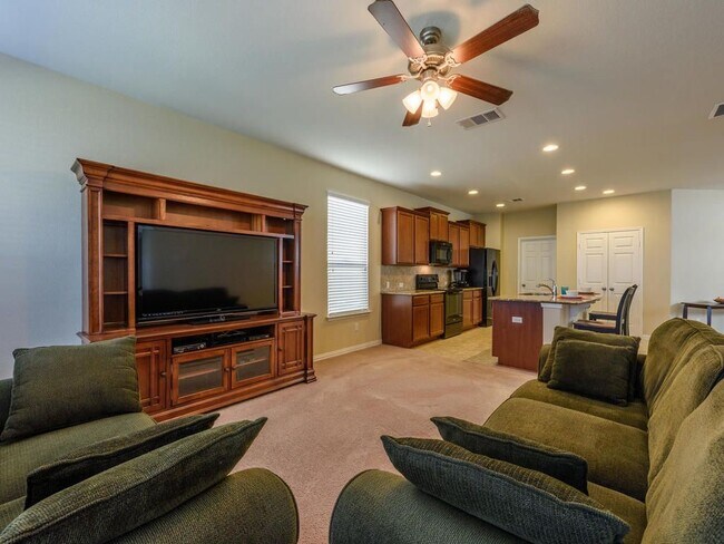 Lots of space - 16100 Hampton Bliss Trce