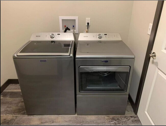 Building Photo - 3031 Hazelnut Ln, Rapid City, SD 57703