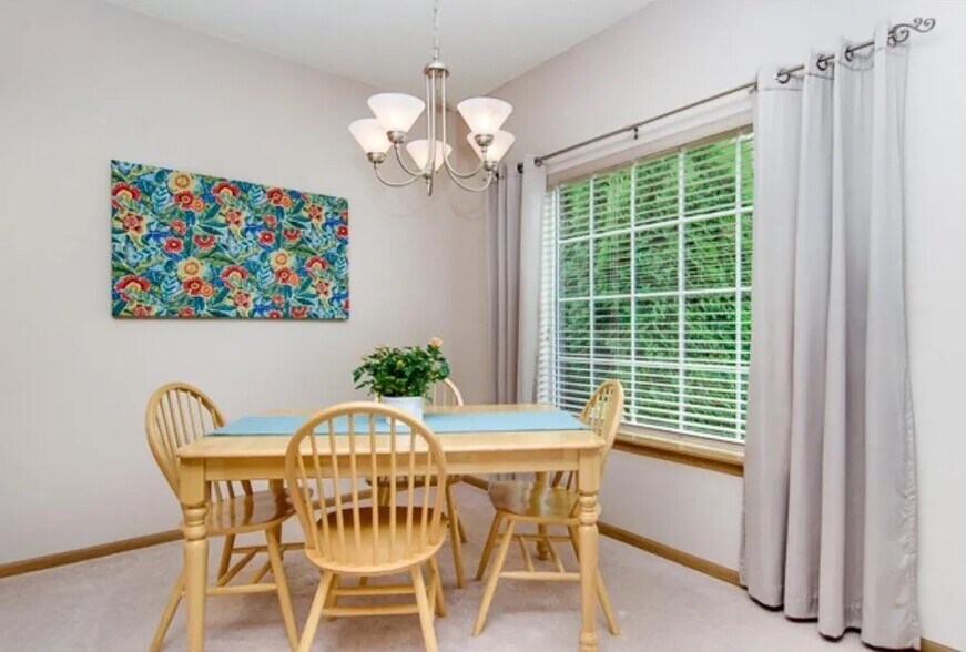 Building Photo - 14 Bridgewater Trl