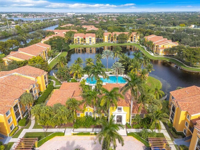 Building Photo - 2401 W Preserve Way