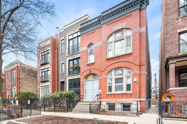 Primary Photo - 825 N Winchester Ave