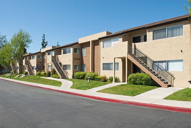 Building Photo - Shadow Point