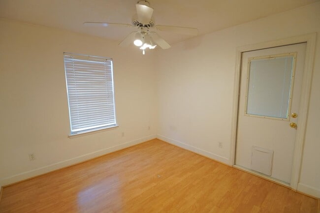 Building Photo - 2029 Ascot Way