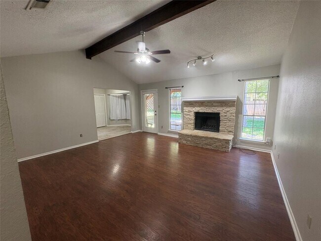 Building Photo - 2304 Silver Spur Dr
