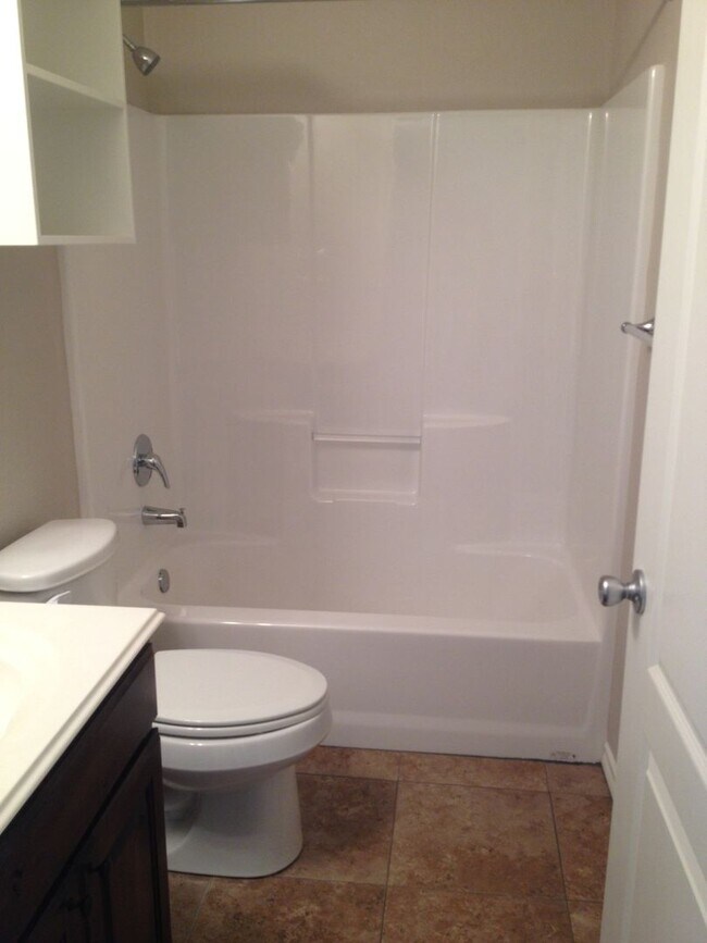 Building Photo - Coming Soon: 2 bedroom, 2 bathroom Duplex ...