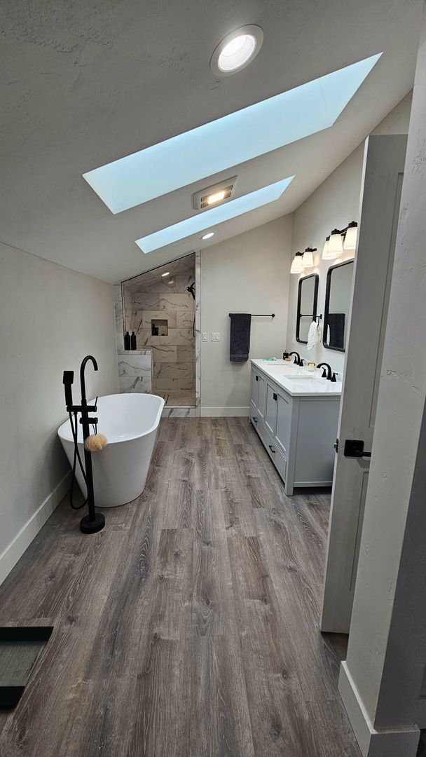 Building Photo - Fully furnished town home in Bigfork