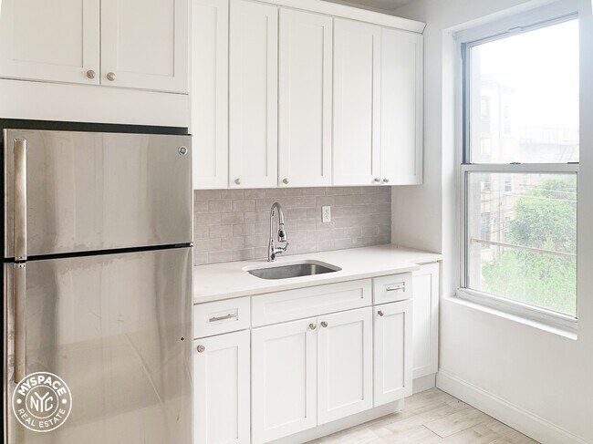 Building Photo - 66-31 Fresh Pond Rd