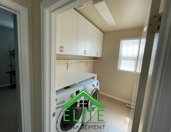 Building Photo - Beautiful 4-Bedroom Home in Desirable Ranc...