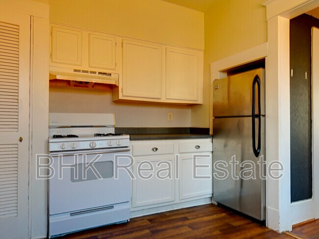 Building Photo - 4920 Victor St