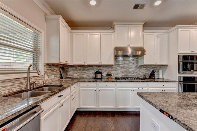 Building Photo - 6035 Ashborough Park