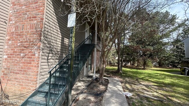 Building Photo - 16633 West Dr