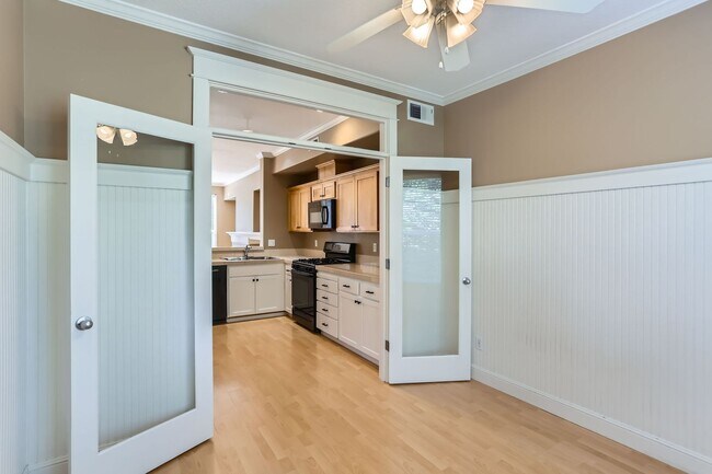 Building Photo - Elegant Forest Heights 3 bedroom, 3 bath Brownstone Home!