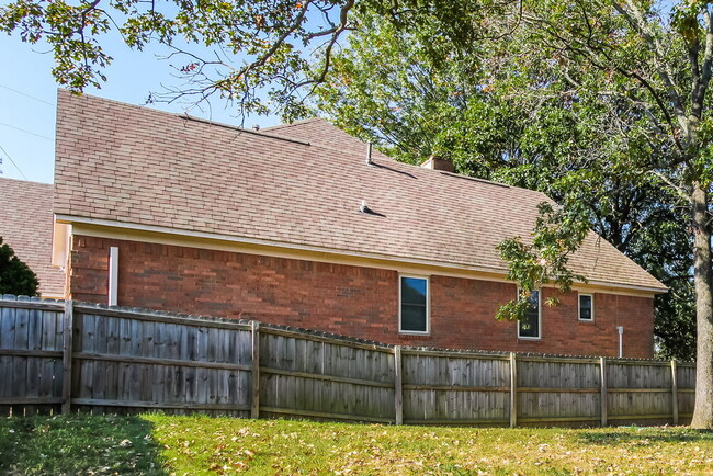 Building Photo - 9089 Hearth Stone Cove