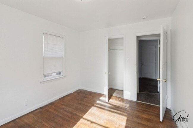 Building Photo - 3 bedroom ranch $1100