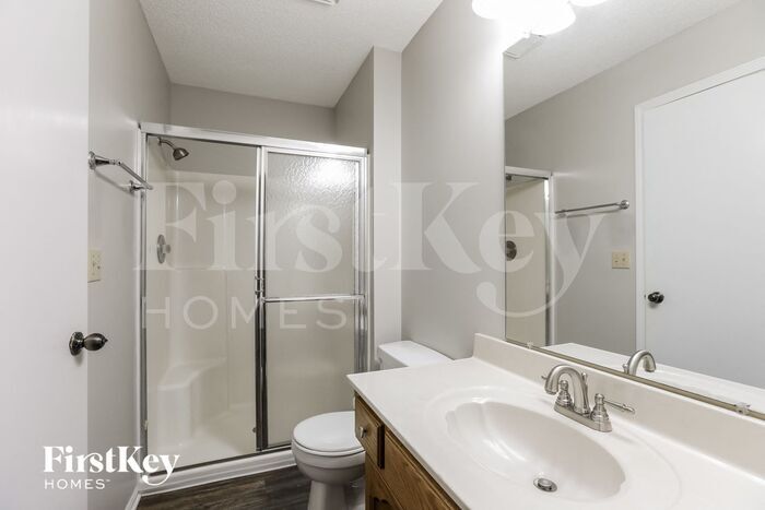 Building Photo - 517 SE Onyx Dr