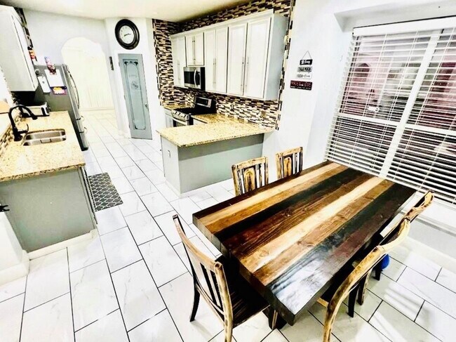 Building Photo - 5902 Crestford Park Ln