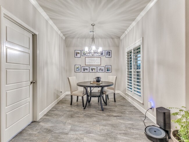 Building Photo - 2606 W Baton Rouge Pl