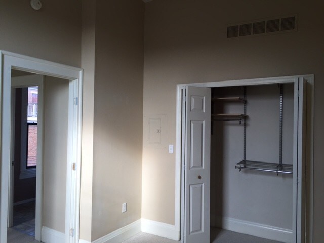 Building Photo - 440 Hopkins St