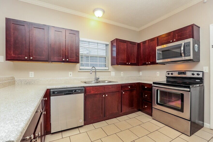 Building Photo - 705 Bell Trace Cove