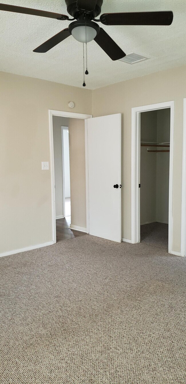 Building Photo - 11526 Tony Ponce Dr