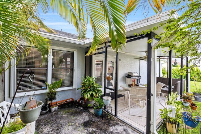 Building Photo - 1599 Bayridge Pl