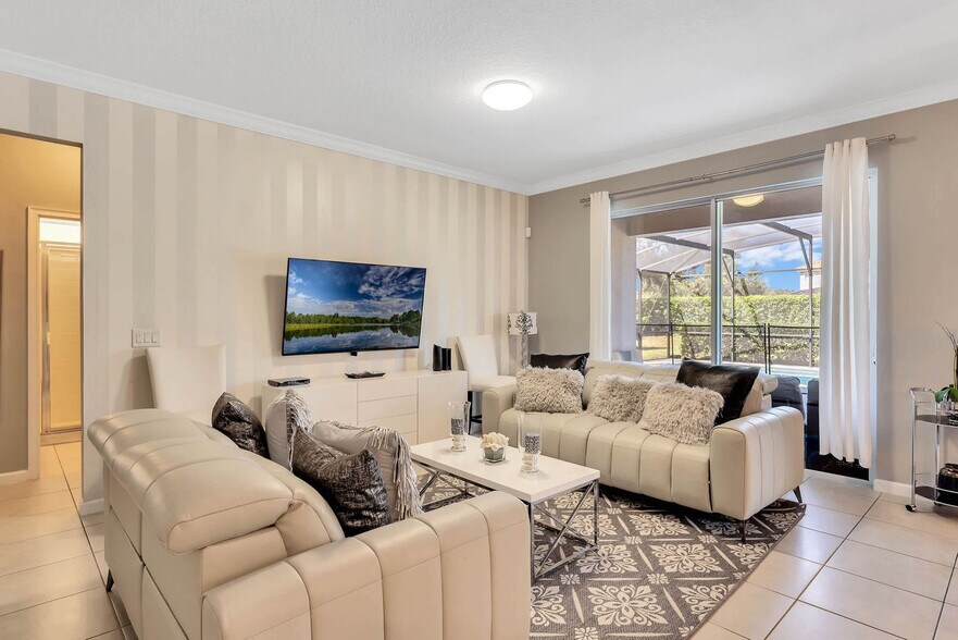 Primary Photo - 4348 Acorn Ct