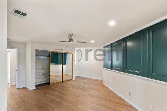 Building Photo - 5307 Port Sailwood Dr