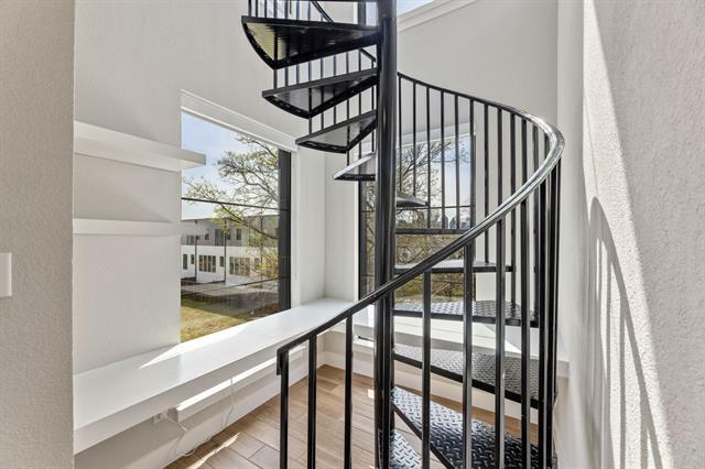 Building Photo - 4522 Deere St