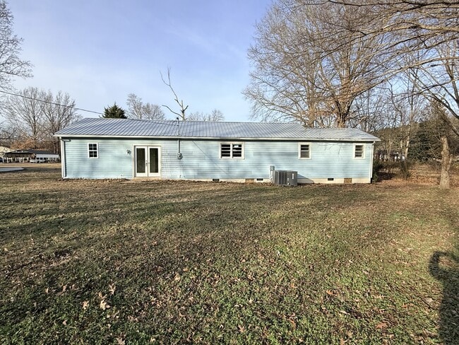 Building Photo - 608 Mt Pelia Rd