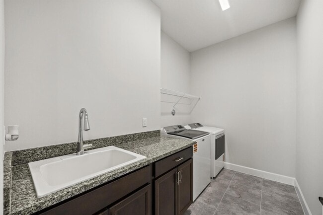 Building Photo - 14421 Spruce Pne Dr