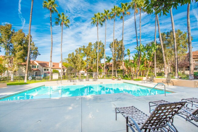 Building Photo - Corsica Villas: Upper 2 Bedroom 1 Bath Condo