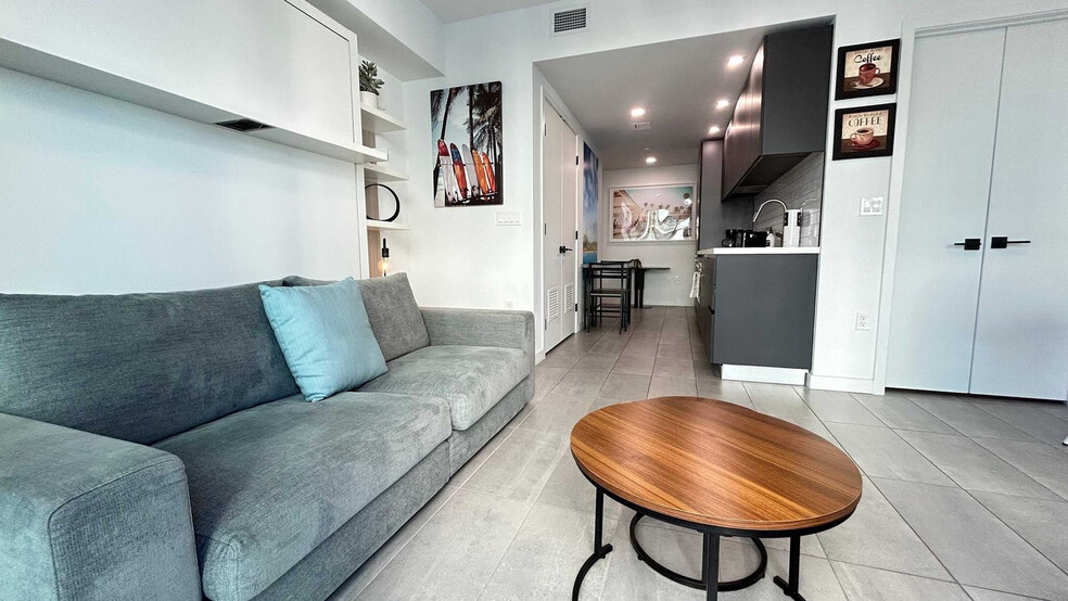 Building Photo - 227 NE 2nd St