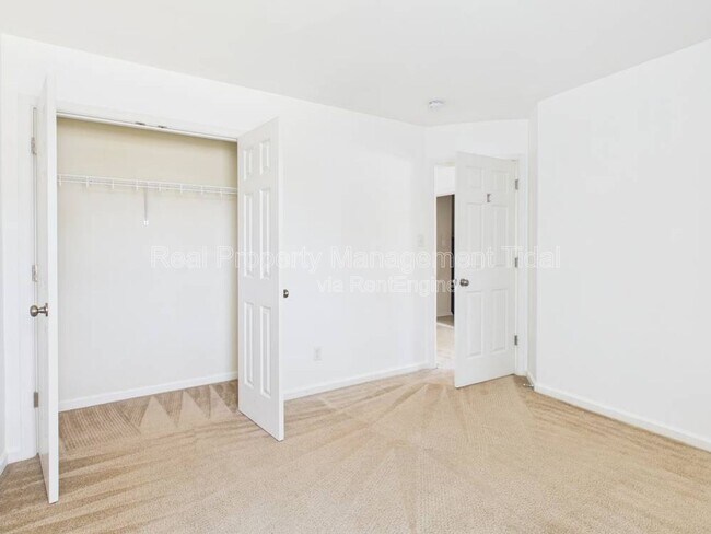 Building Photo - 205 Cheeseman Rd