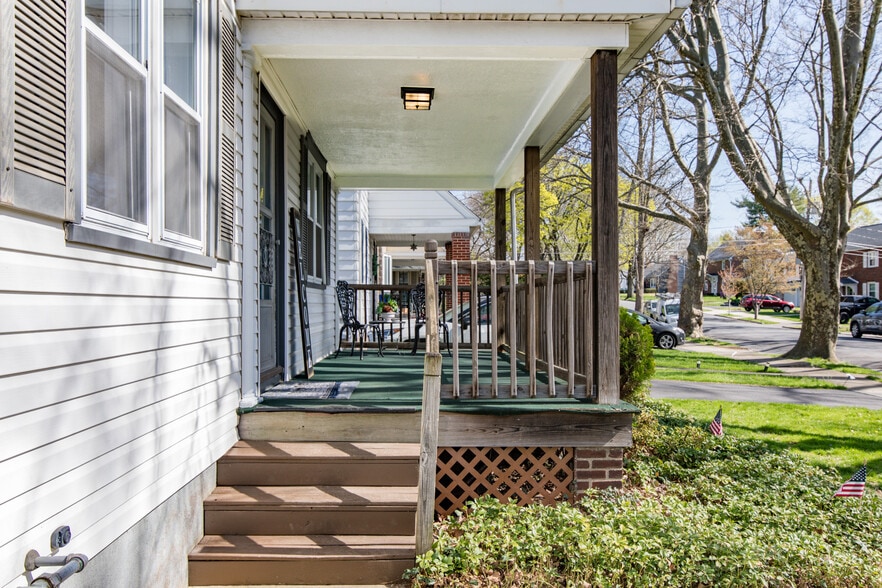 Building Photo - 1617 Cloverleaf St