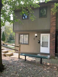 Building Photo - 3 Bed 2 Bath- Cannonsburg PA