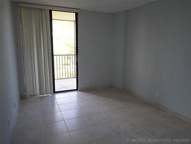 Building Photo - 106 Lake Emerald Dr