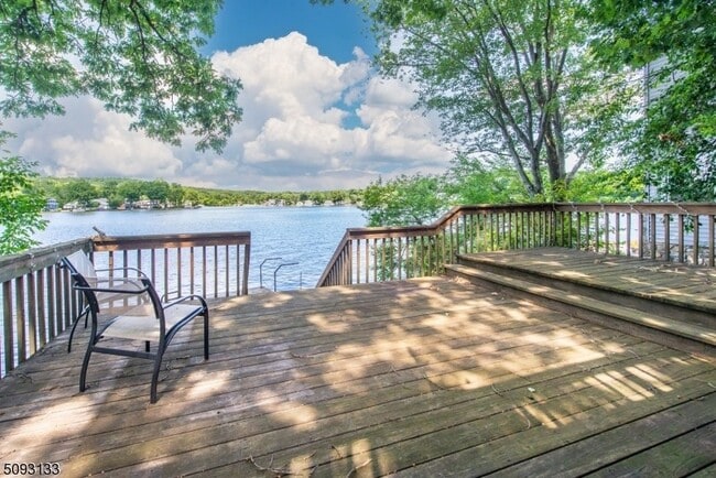 Building Photo - 21 E Shore Rd