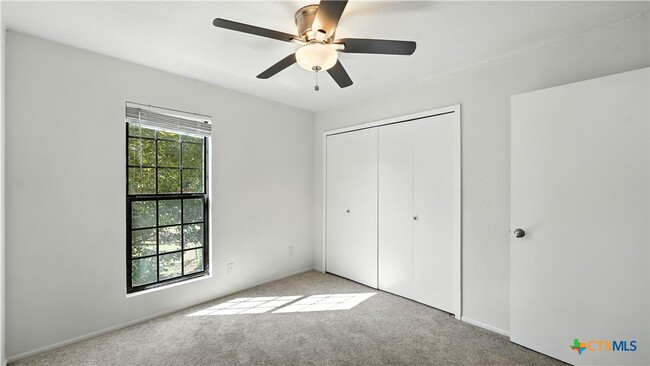 Building Photo - 1024 Mission Dr
