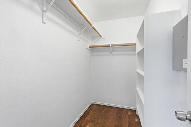 Building Photo - 1109 Mooreland Dr