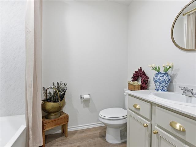 Building Photo - 11120 E Chase Ln